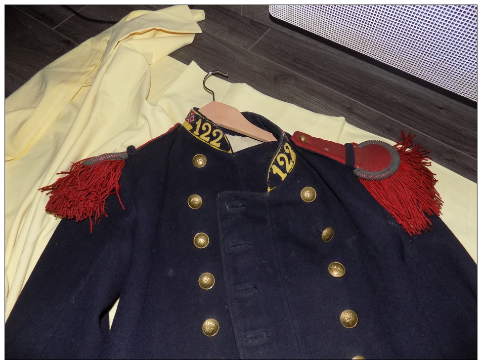 Veste D Un Caporal Clairon Du 122 Ri. - Uniformes