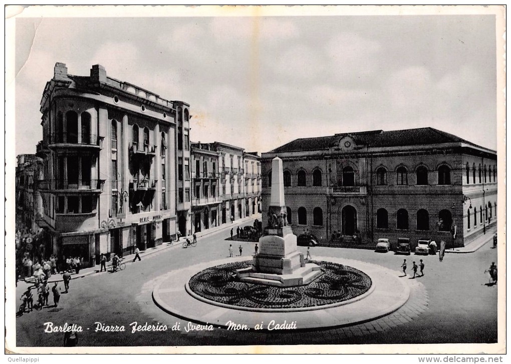 03566 "BARLETTA -PIAZZA FEDERICO DI SVEVIA - MON. AI CADUTI" ANIMATA, AUTO ´50. CART.  SPED. 1957 - Barletta