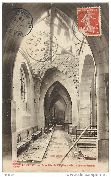 -depts Div. -ref- DD329 - Ardennes - Le Chesne - Bas Cotes De L Eglise Apres Le Bombardement -  Carte Bon Etat - - Le Chesne