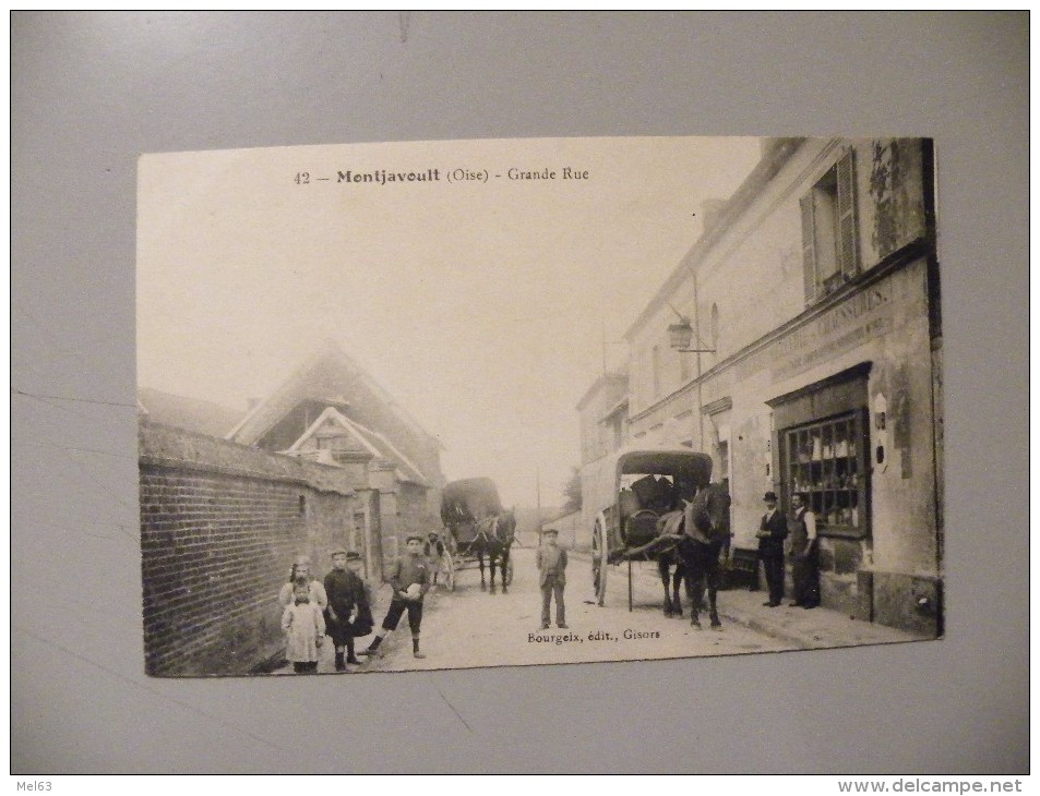 A348.  CPA. 60. MONTJAVOULT. Grande Rue.  Beau Plan Animé. Non Ecrite - Montjavoult