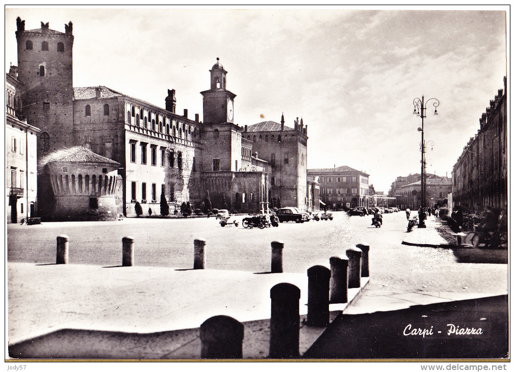 CARTOLINA  CARPI - PIAZZA    VIAGGIATA 1957 - Carpi