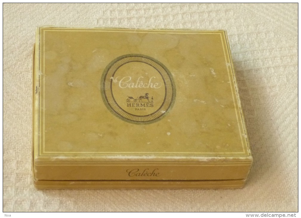 Ancien Rare Coffret Vintage «Calèche» Miniatures : Parfum, Eau De Toilette Et Savon «Hermès» Paris Au Contenu Partiel - Miniaturen (met Doos)