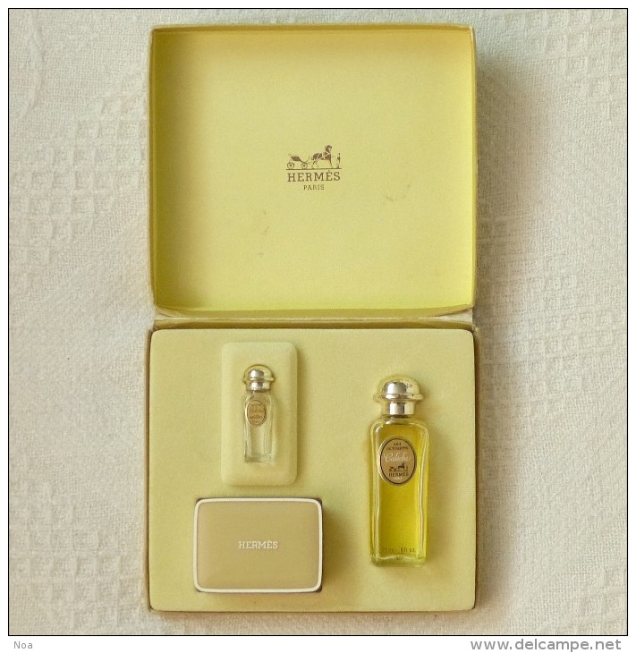 Ancien Rare Coffret Vintage «Calèche» Miniatures : Parfum, Eau De Toilette Et Savon «Hermès» Paris Au Contenu Partiel - Miniaturas (en Caja)