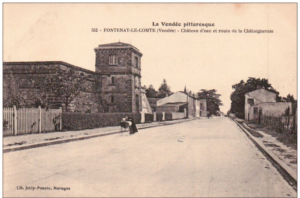 CPA  FONTENAY LE COMTE: Château D´eau Et Route De La Châtaigneraie. Animée. Non Voyagé. - Fontenay Le Comte