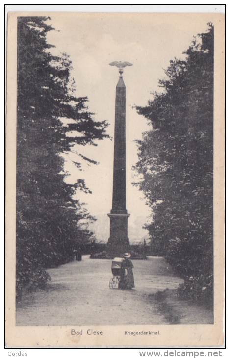 Germany - Kleve - Kriegerdenkmal - Kleve