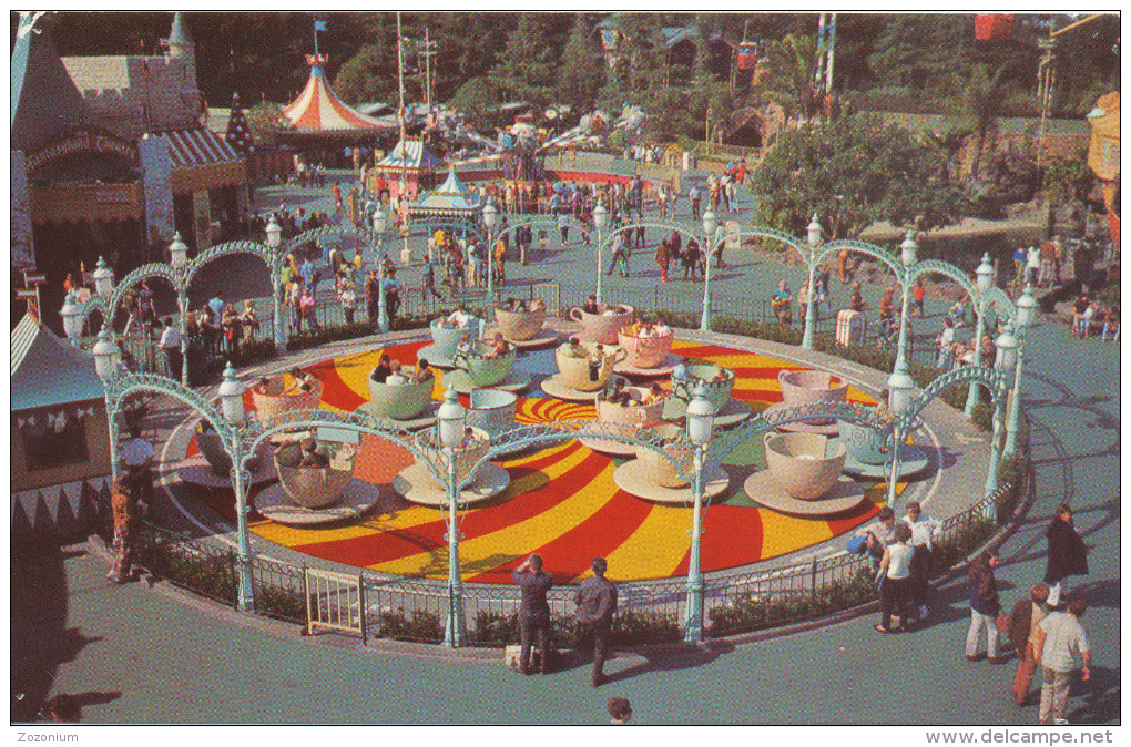 DISNEYLAND Mad Hatter's Tea Party -  Vintage Old Photo Postcard - Disneyland