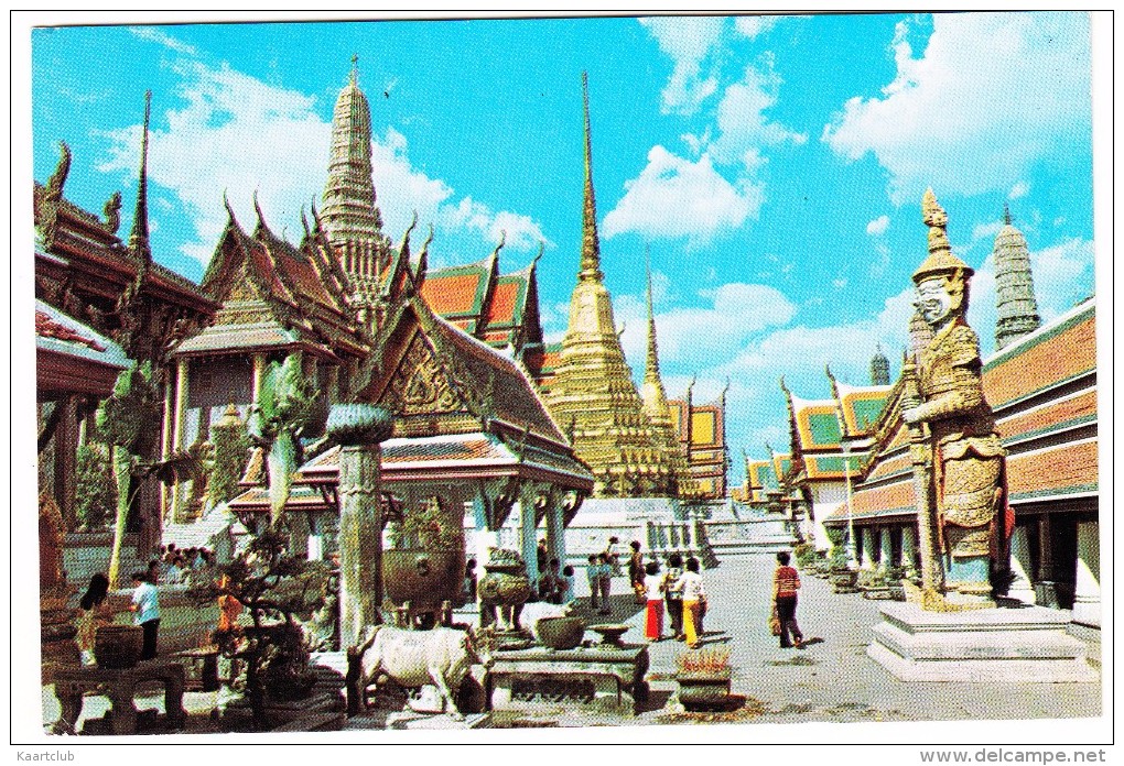 Bangkok: - Inside The Grounds Of WAT PRA KEO  (Emerard Buddha Temple) - Thailand - Thailand