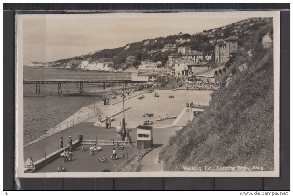 Angleterre -   Isle Of Wight -  Ventenor  -  Looking West - Ventnor