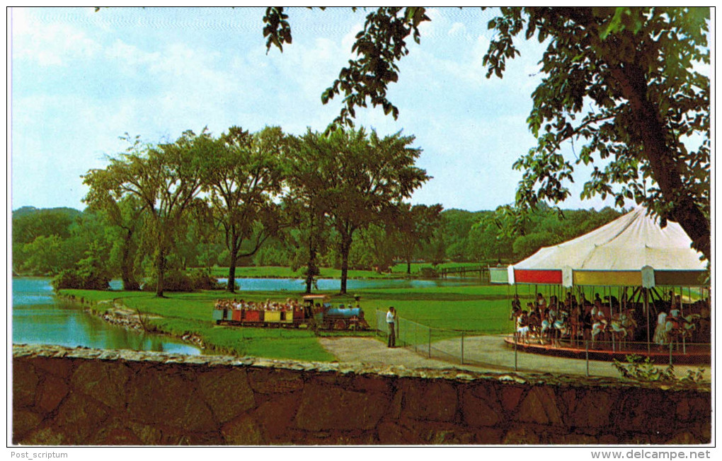 Amérique - Etats-unis - Wisconsin - Vilas PArk - Madison - Carrousel - Train Touristique - Madison