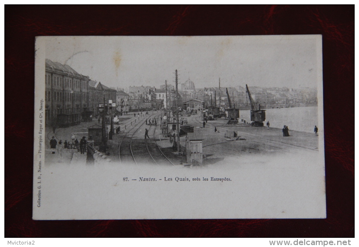 NANTES - Les Quais , Près Les Entrepots - Nantes