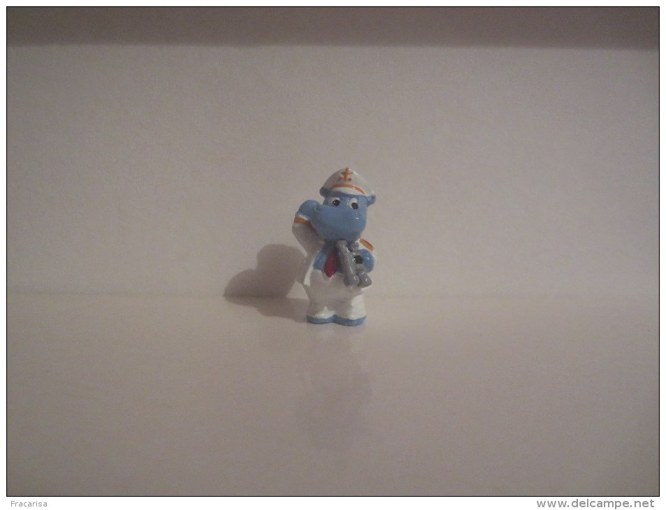 KINDER SURPRISE LA BANDE DES HIPPOS EN VACANCES: CAPITAINE HIPPO - Monoblocs