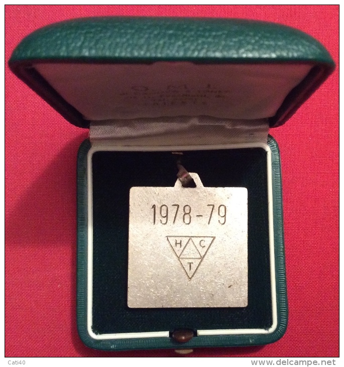 MEDAGLIA  HOCKEY CLUB TRIESTE 1978 - 79 - TESTA CORONATA CON RAMO D'ALLORO    - D.3,5 Cm - CON ASTUCCIO - Professionali/Di Società