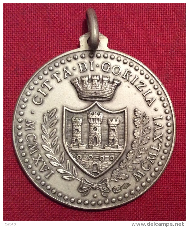 MEDAGLIA  CITTA´ DI GORIZIA 9 AGOSTO 1916 CINQUANTESIMO ANNIVERSARIO - D.3,5 Cm ARGENTO PUNZONE 800 IN ELEGANTE ASTUCCIO - Professionali/Di Società