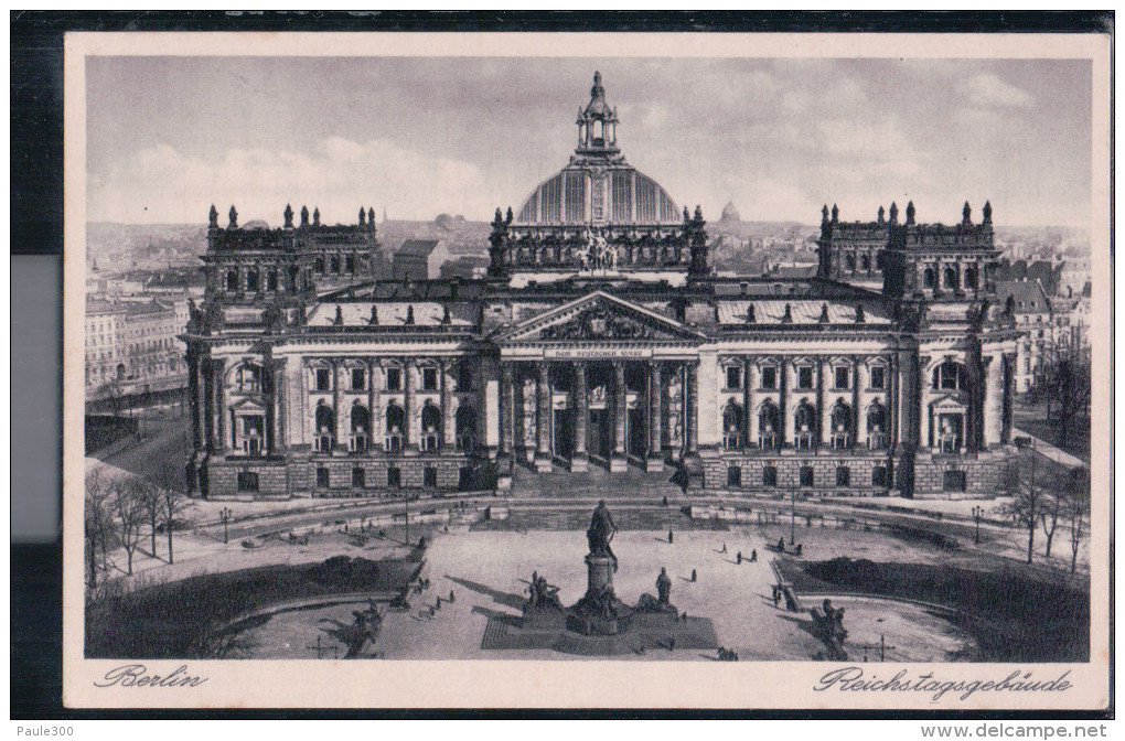 Berlin - Reichstagsgebäude - Tiergarten