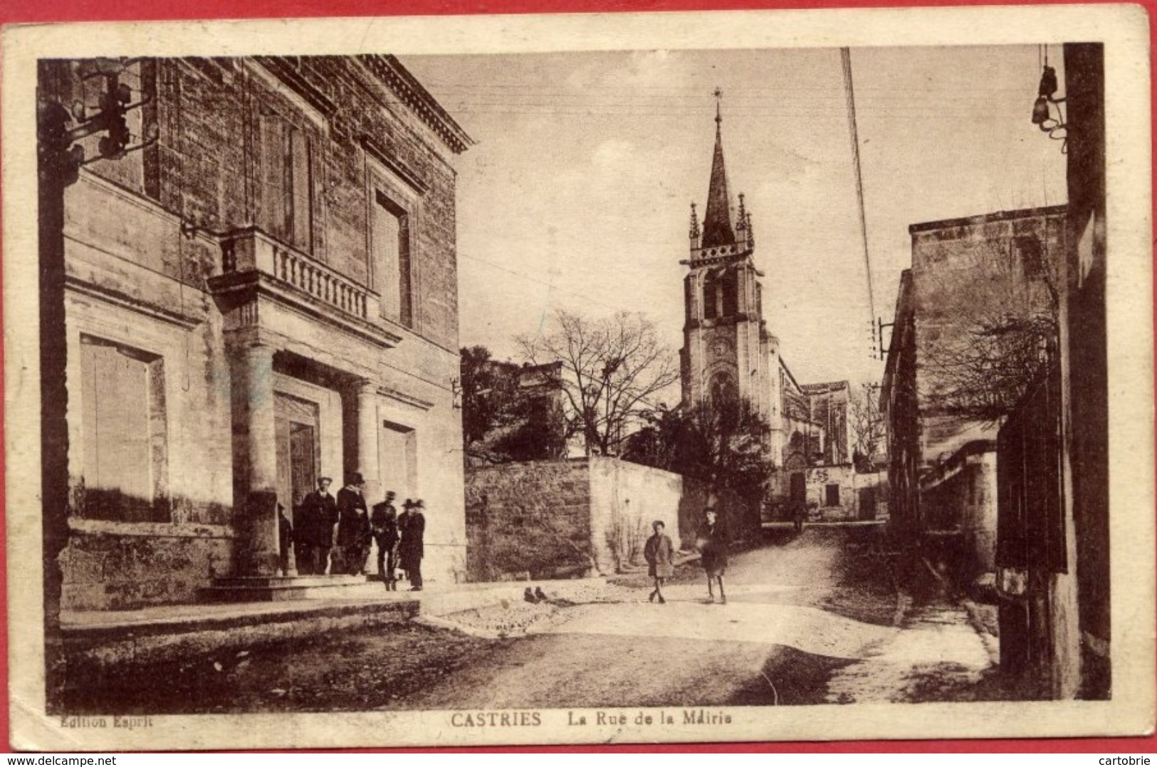 Dépt 34 - CASTRIES - La Rue De La Mairie - Animée - Castries