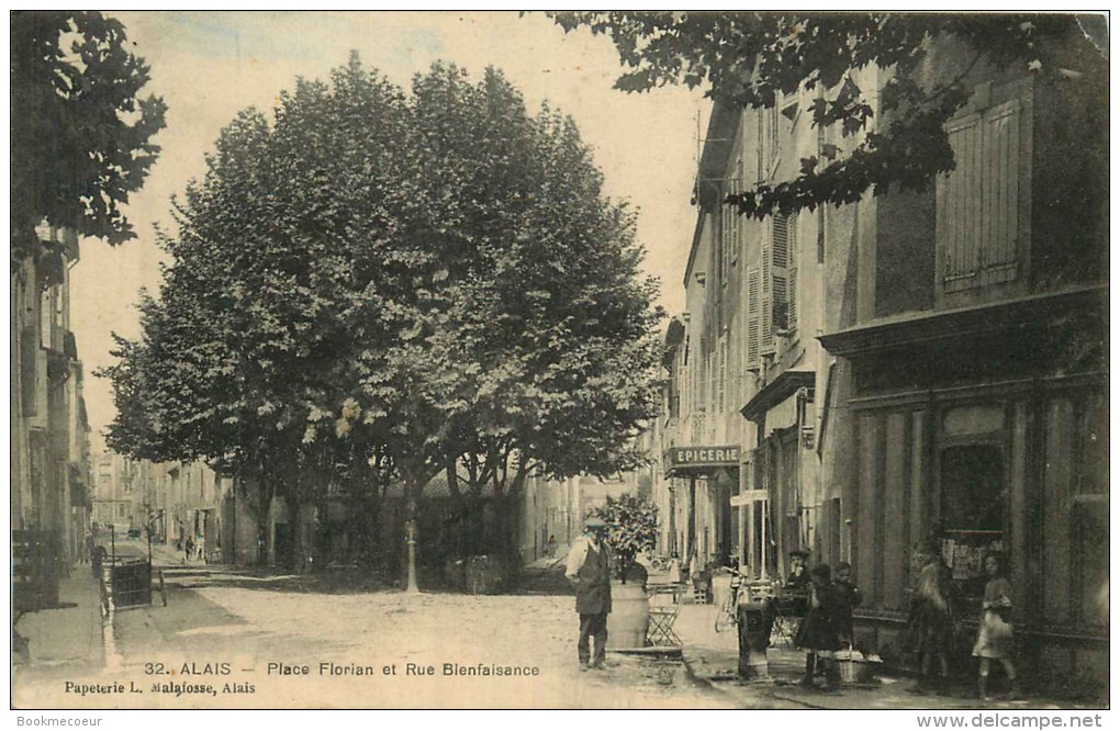 30 GARD ALAIS  PLACE FLORIAN ET RUE DE LA BIEN FAISANCE - Alès