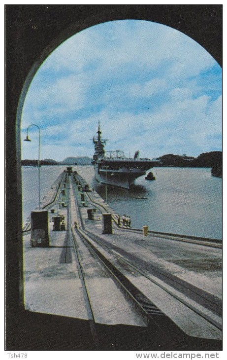 AMERIQUE---ANTILLES--PANAMA---U.S.S. "ANTIETAM"entering Pedro Miguel Locks Canal Zone--voir 2 Scans - Vierges (Iles), Amér.