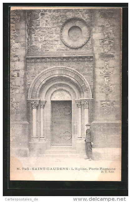 CPA Saint-Gaudens, L'église, Porte Romane - Saint Gaudens