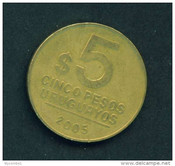 URUGUAY  -  2004  $5  Circulated Coin - Uruguay