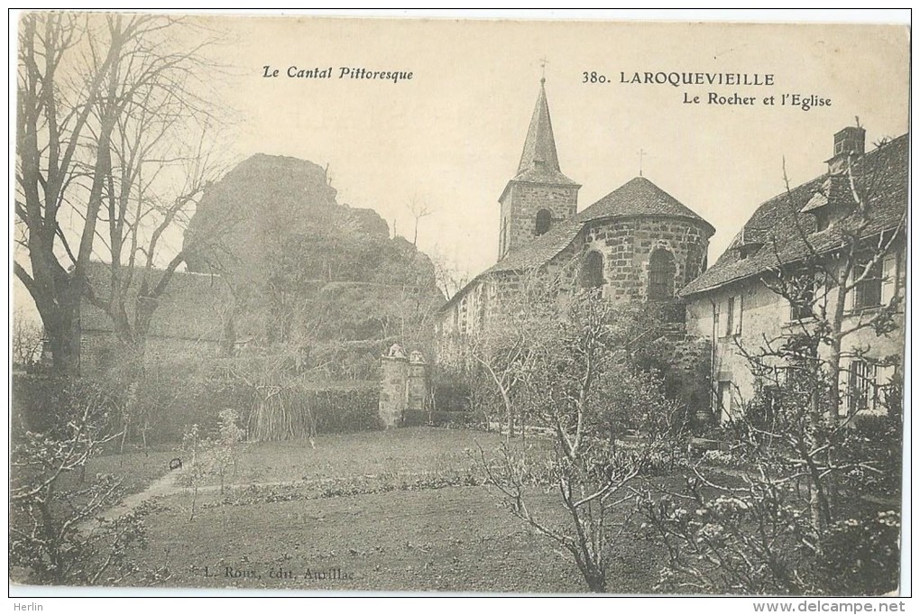15 - LAROQUEVIEILLE - Le Rocher Et L'Eglise - TBE - Andere & Zonder Classificatie