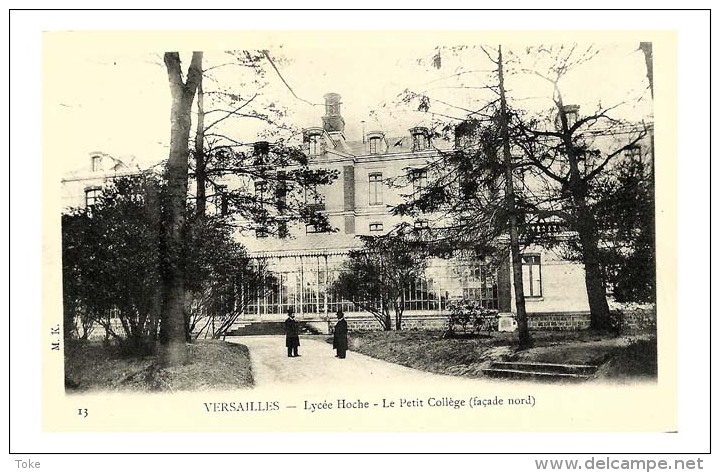 CPA VERSAILLES Lycee Hoche , Le Petit College Facade Nord , Edit. M. K. , Yvelines - Versailles