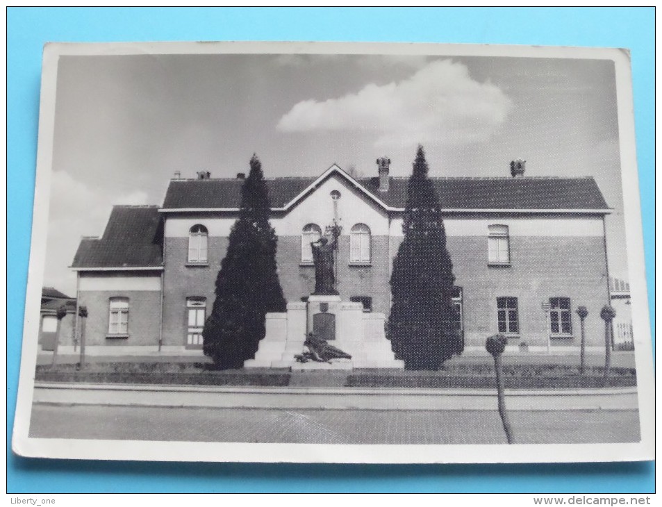 Monument Der GESNEUVELDEN ( G. De Vriendt ) Anno 19?? ( Fotokaart / Zie Foto´s Voor Details ) !! - Zele