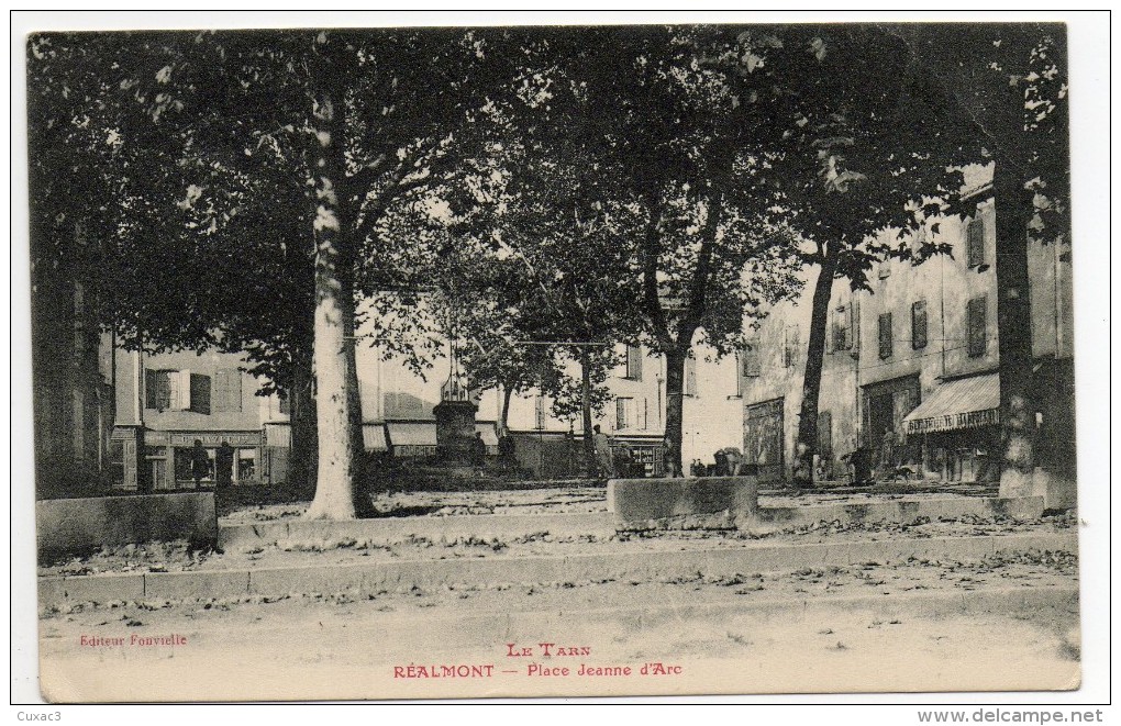 81 - Réalmont - Place  Jeanne D'arc - Realmont