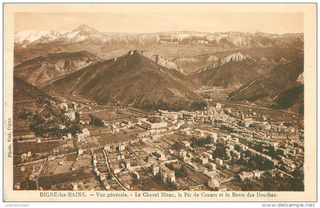 CPA       Digne Les Bains  Vue Générale        2899 - Digne