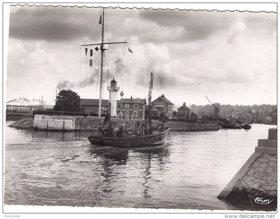 CPM - Honfleur - Retour De Peche  ( En L´état ) - Honfleur