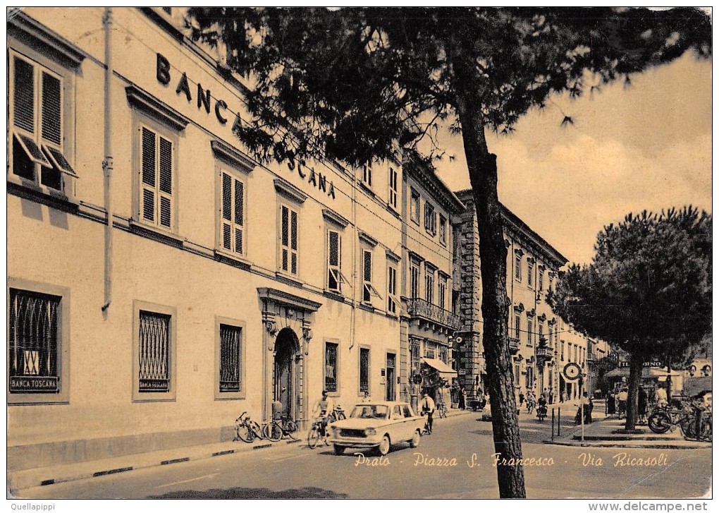 03620 "PRATO - PIAZZA SAN FRANCESCO - VIA RICASOLI" ANIMATA, AUTO ´60, BICICLETTE. CART.  SPED. 1964 - Prato