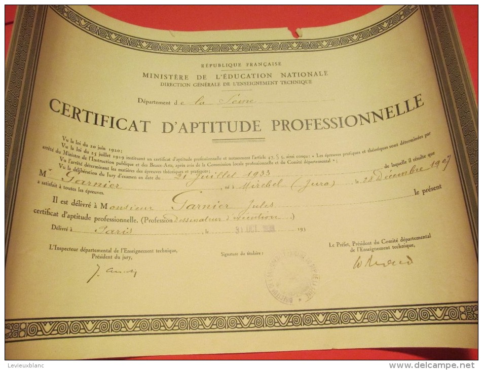 Certificat D´Aptitude Professionnelle /Ministére De L´Education Nationale/ Département De La Seine/Jura /1933  DIP76 - Diplômes & Bulletins Scolaires