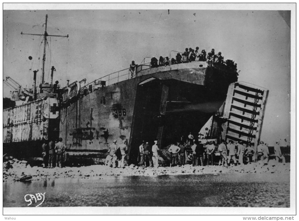 DEBARQUEMENT En NORMANDIE   -   L' Equipe De Débarquement Apporte Avec Elle Sa Propre Jetée - Weltkrieg 1939-45