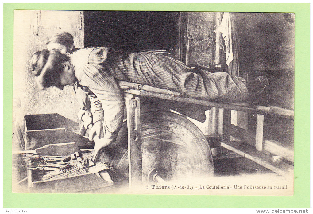 THIERS : La Coutellerie, Une Polisseuse Au Travail. TBE. 2 Scans. Edition Guillot - Thiers