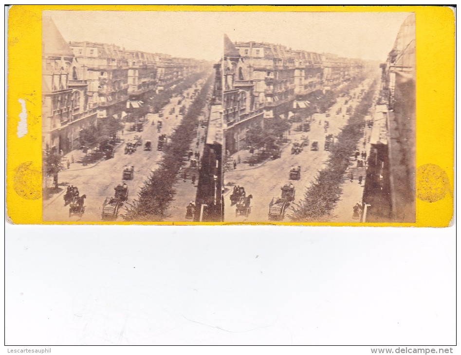 Vieille Photo Stereoscopique Vers 1870 Grand Boulevard De Paris Non Identifié Tres Animé - Stereoscopic