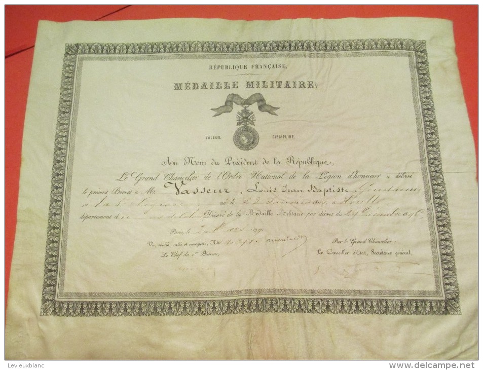 Brevet D'octroi De La Médaille Militaire/Grand Chancelier Ordre National Légion Honneur /Gendarme/Paris/ 1896    DIP92 - Other & Unclassified