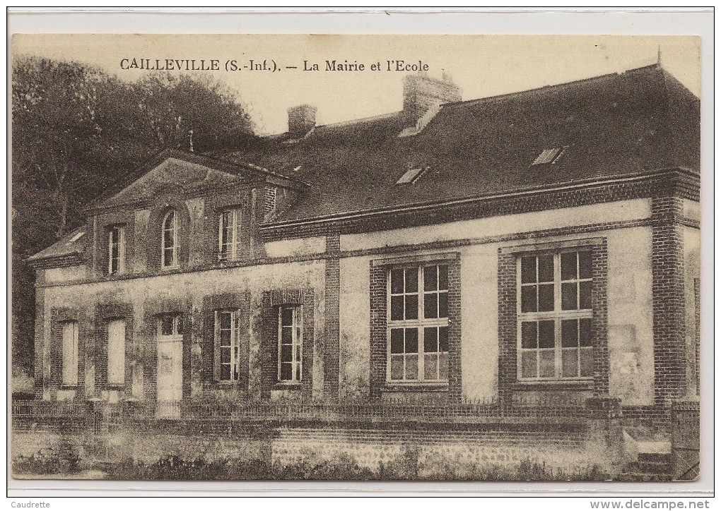 Cailleville    La Mairie Et L'ecole - Autres & Non Classés
