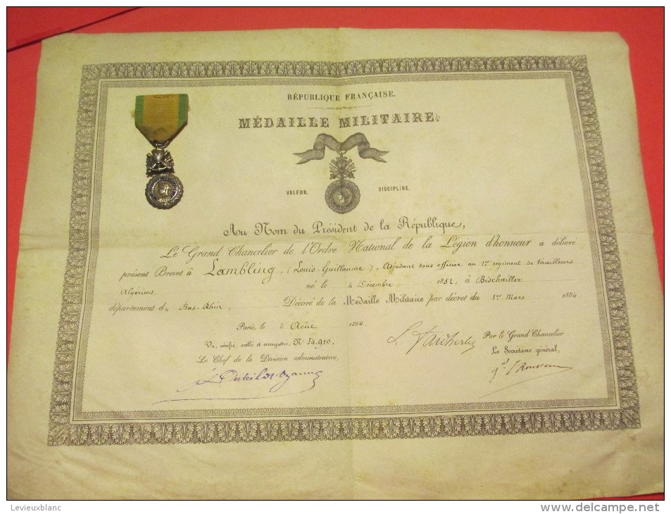 Brevet De Médaille Militaire/Grand Chancelier Ordre National Légion Honneur/1er Régt Tirailleurs Algériens/1884 DIP110 - Otros & Sin Clasificación