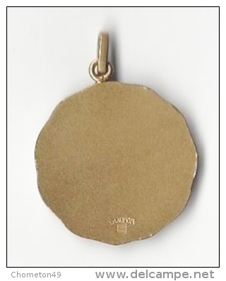 PENDENTIF LAMINOR " JOUEUR DE FOOTBALL " - Hangers