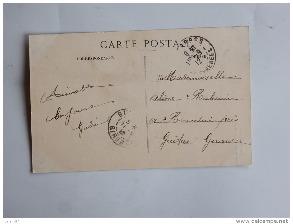 Carte Postale Ancienne : VIC BIGORRE : Rue Du Chateau, L'Eglise, Libraire "La Dépêche", Animé, En 1912, RARE - Vic Sur Bigorre