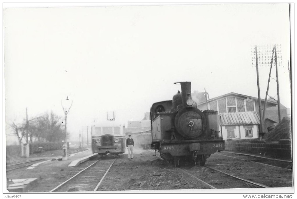 PERONNE (80) Photographie Format Cpa Chemin De Fer Ligne Secondaire Locomotive Autorail - Peronne