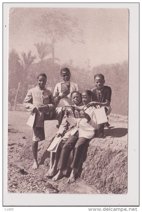 Lot de 9 Cartes Postales Etrangères - INDOCHINE GABON CAMEROUN ILES SAMOA Edité par MISSION revue mensuelle