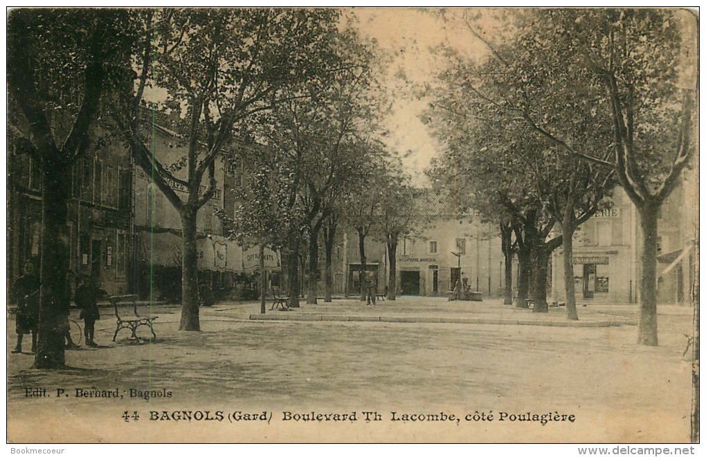 30 GARD   BAGNOLS      Boulevard TH LACOMBE  Côté Poulagière    Voyagée Animée - Bagnols-sur-Cèze