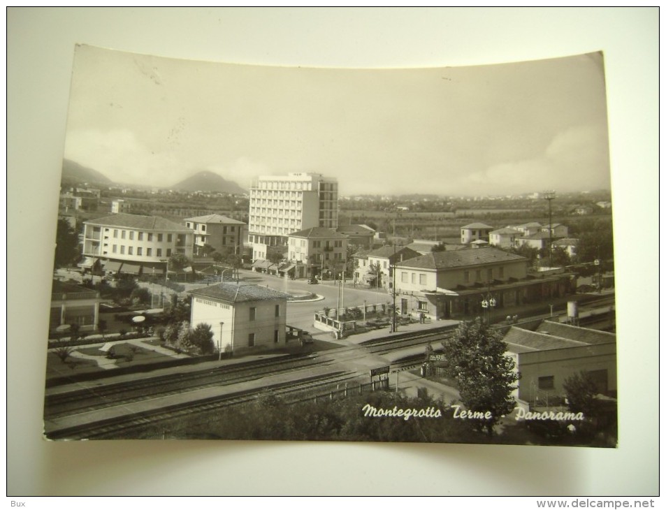 MONTEGROTTO TERME LA STAZIONE FERROVIARIA  PADOVA    STATION GARE    VIAGGIATA COME DA FOTO BOLLO RIMOSSO  PIEGA ANGOLO - Gares - Sans Trains