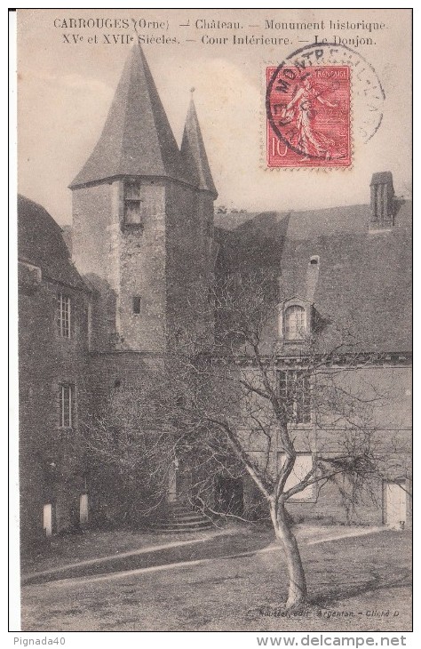 Cp , 61 , CARROUGES , Château , Monument Historique , XVe Et XVIIe S. , Cour Intérieure , Le Donjon - Carrouges