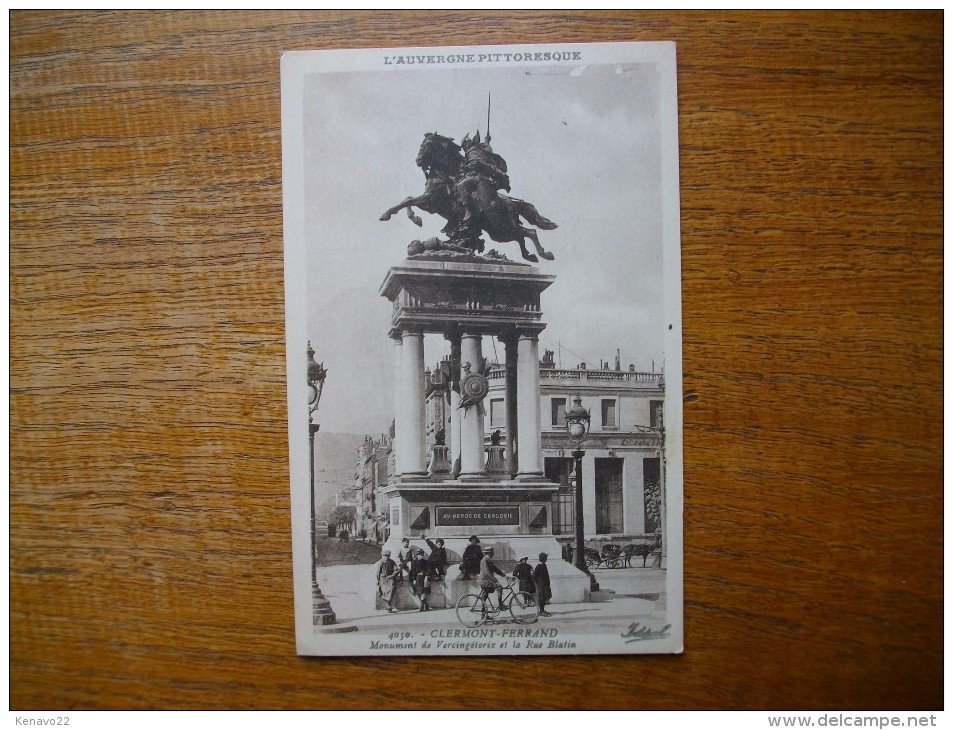 Clermont-ferrand , Monument De Vercingétorix Et La Rue Blatin "" Carte Animée "" - Clermont Ferrand