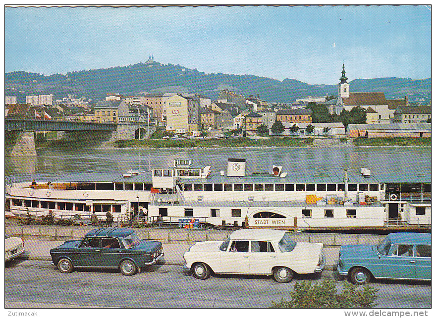 Linz - Schiff Ship Stadt Wien DDSG - Fiat 1300 Mercedes - Linz Urfahr