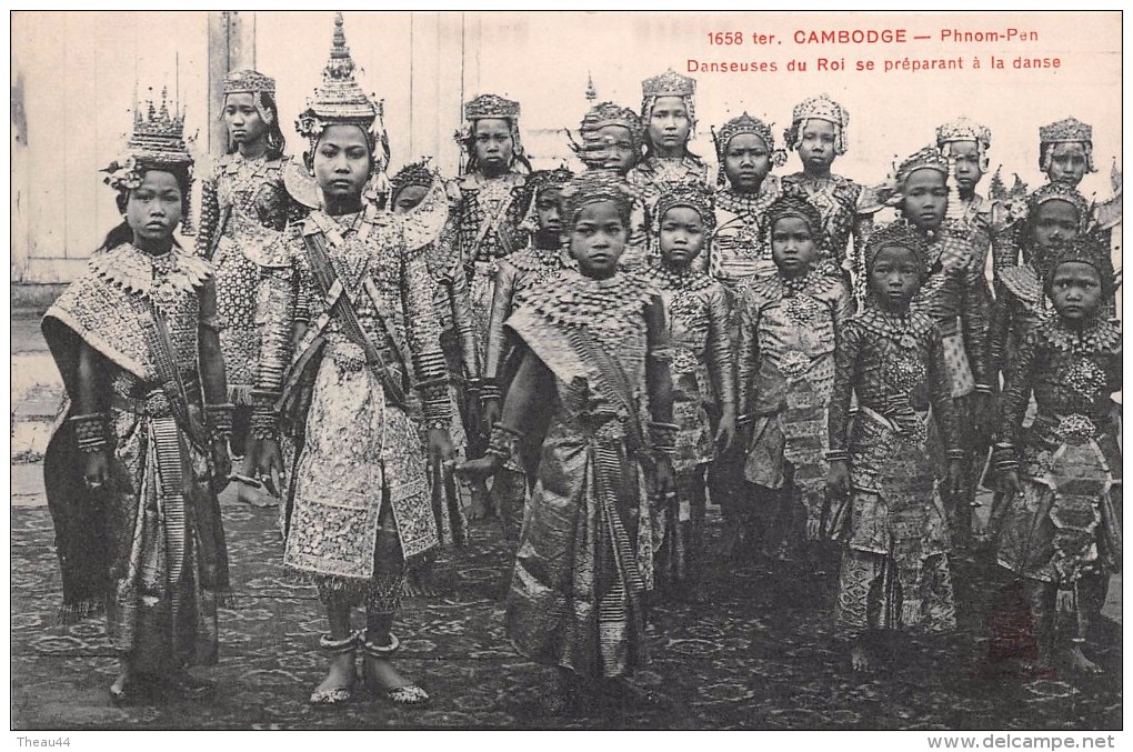 ¤¤  -  1658 Ter  -  CAMBODGE  -   Pnom-Penh   -  Danseuses Du Roi Se Préparant à La Danse  -  ¤¤ - Cambodia