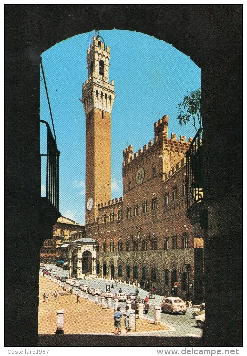 Siena - Palazzo Pubblico Visto Dall´Arco Del Barcello - Siena