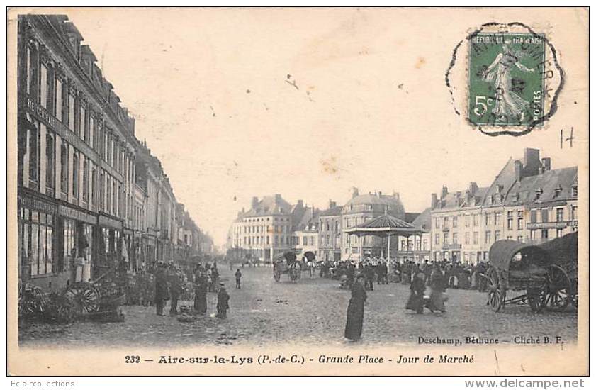 Aire Sur La Lys    62     La Grand'Place Jour De Marché - Aire Sur La Lys