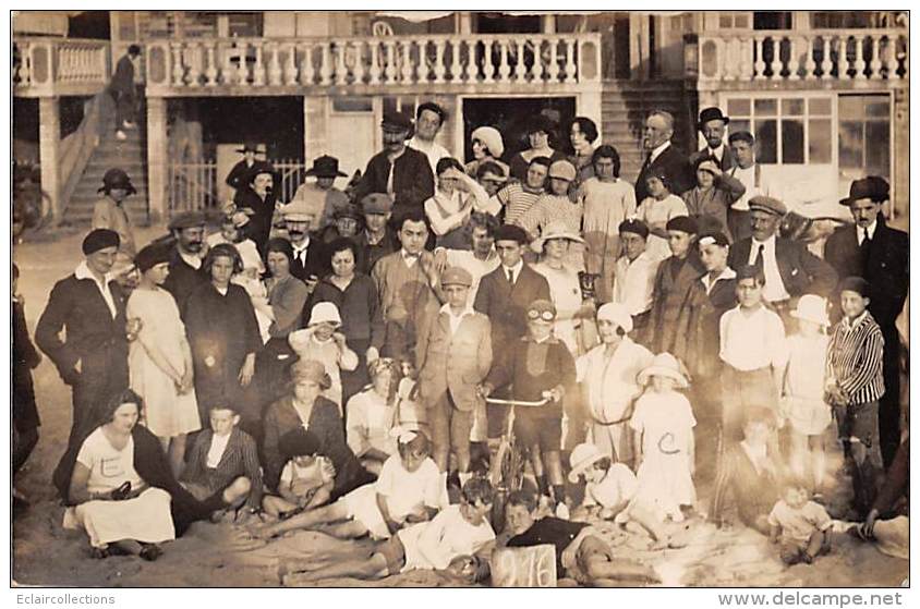 Berck     62      Carte Photo. Groupe A La Plage - Berck